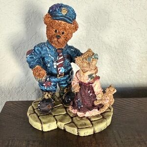 Boyds Bearstone  Figurine “Sgt. O’Beara w/Ali & Friends…Everyday Hero EUC